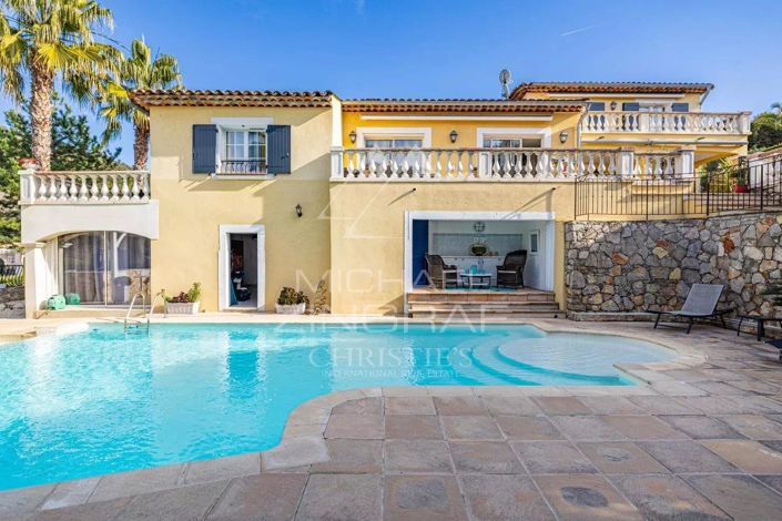 Image No.2-4 Bed House for sale