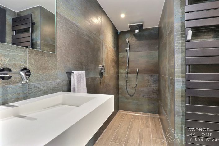 Image No.18-5 Bed Property for sale