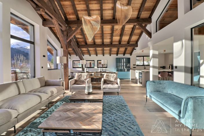 Image No.25-5 Bed Property for sale