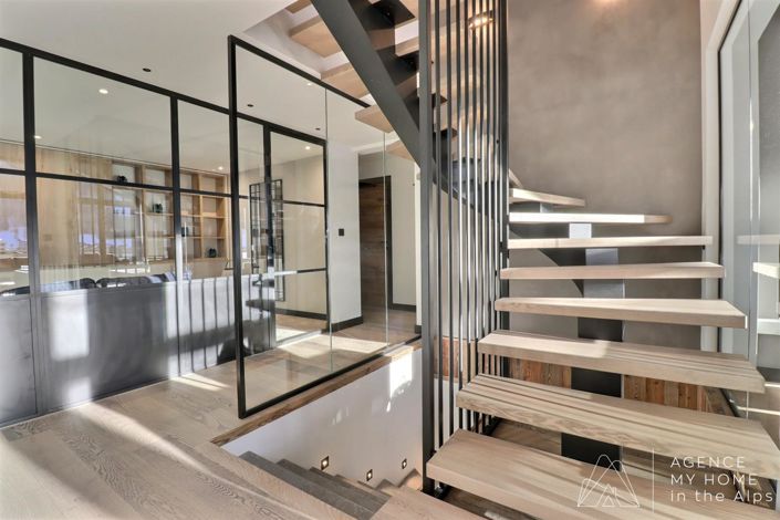 Image No.30-5 Bed Property for sale