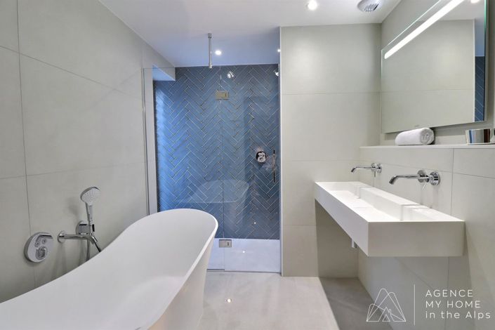 Image No.7-5 Bed Property for sale