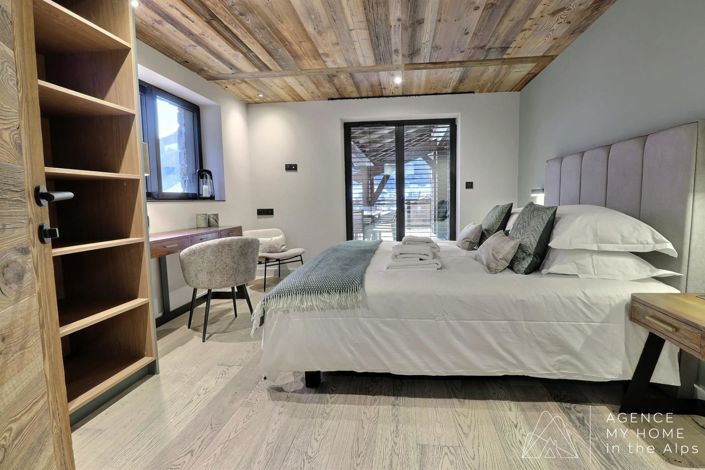 Image No.8-5 Bed Property for sale