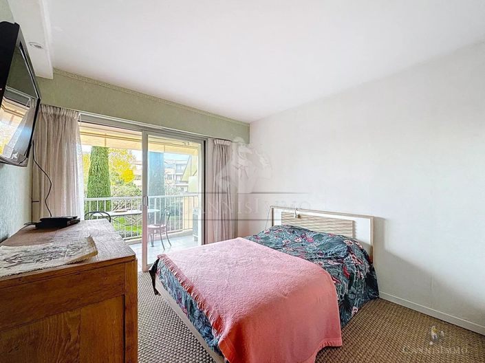 Image No.10-1 Bed Apartment for sale