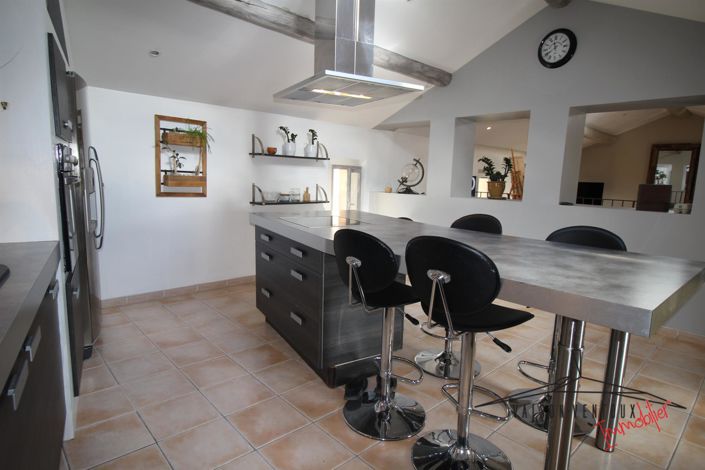 Image No.4-2 Bed House for sale