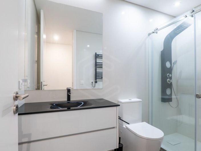 Image No.10-3 Bed Apartment for sale