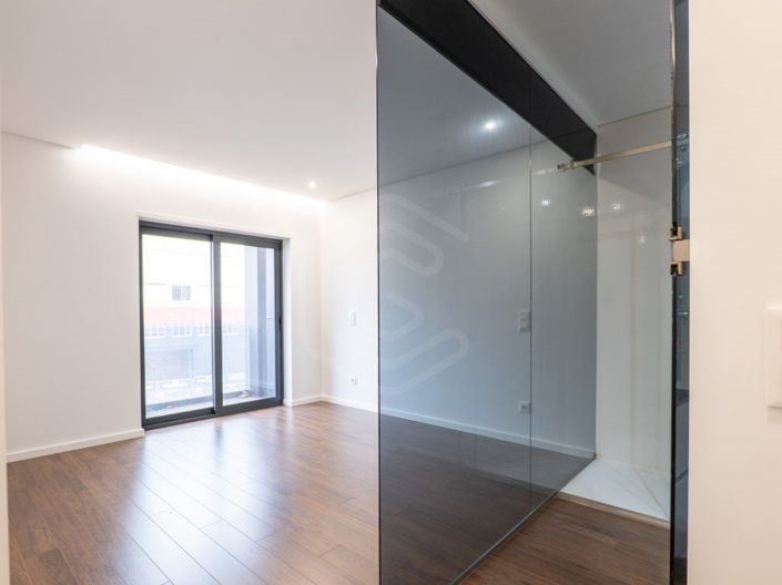 Image No.12-Appartement de 3 chambres à vendre à Porto