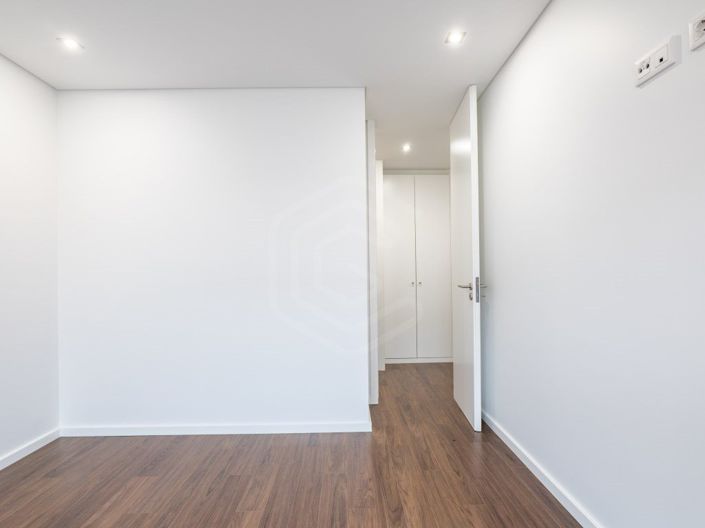 Image No.18-Appartement de 3 chambres à vendre à Porto