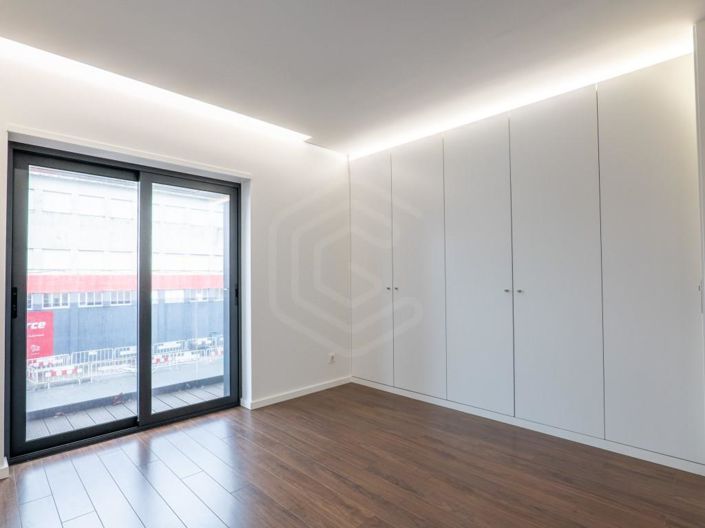 Image No.23-3 Bed Apartment for sale