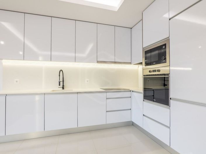 Image No.8-3 Bed Apartment for sale