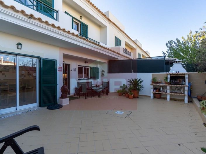 Image No.15-3 Bed House for sale