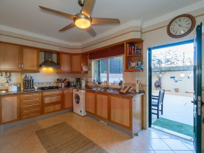 Image No.19-3 Bed House for sale