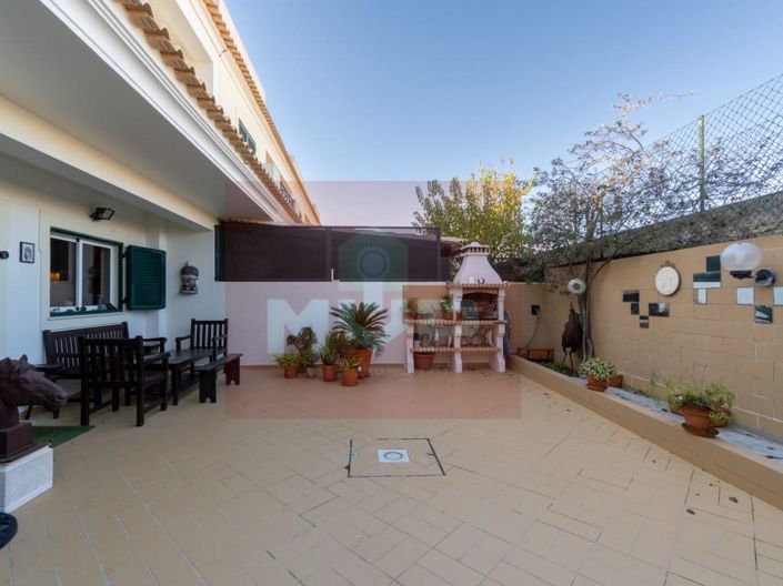 Image No.26-3 Bed House for sale