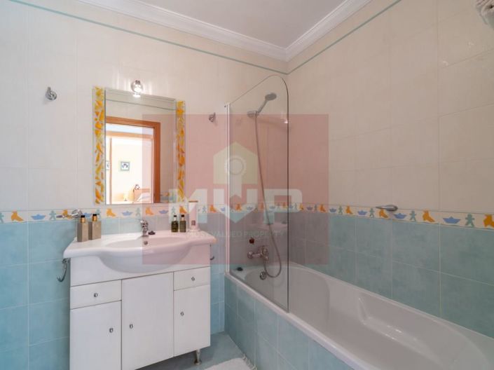 Image No.41-3 Bed House for sale