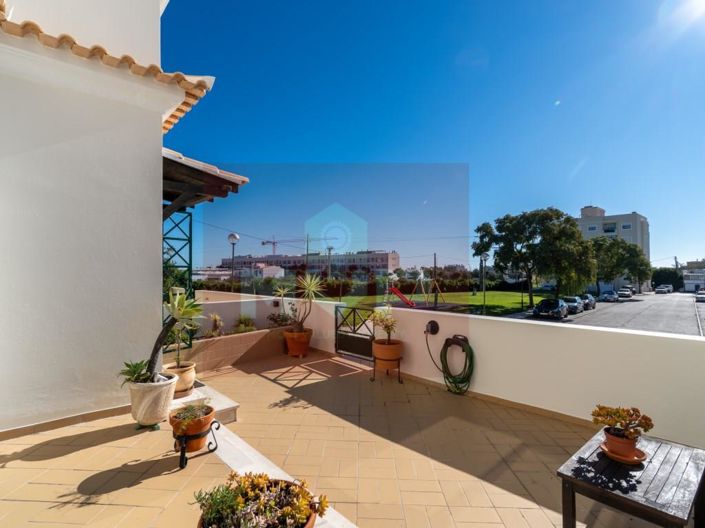 Image No.6-3 Bed House for sale