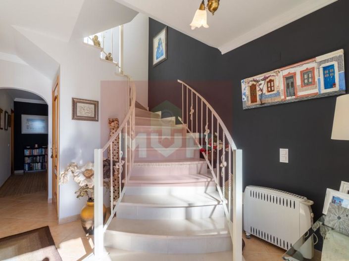 Image No.8-3 Bed House for sale