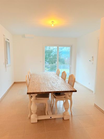 Image No.10-8 Bed House for sale