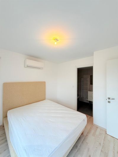 Image No.11-8 Bed House for sale