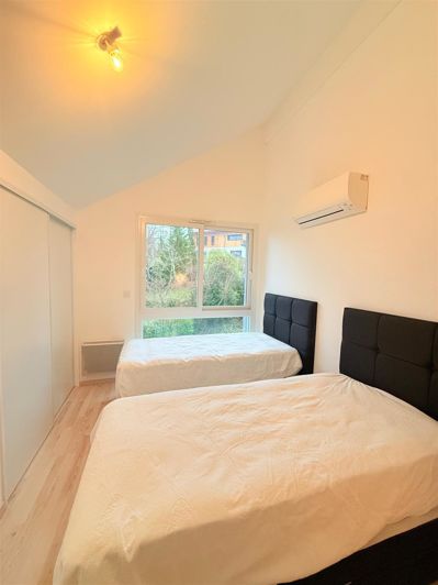 Image No.12-8 Bed House for sale