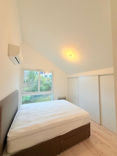 Image No.15-8 Bed House for sale