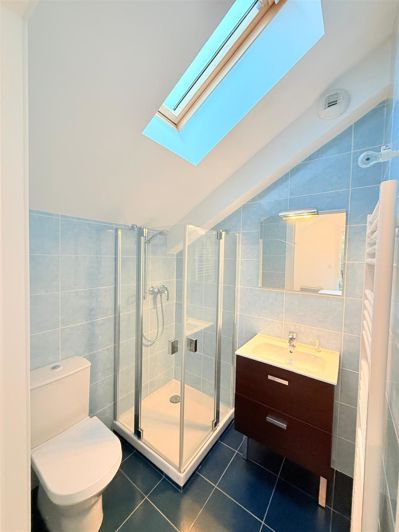 Image No.18-8 Bed House for sale