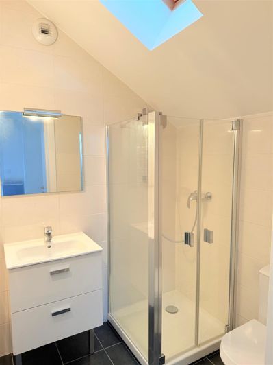 Image No.19-8 Bed House for sale