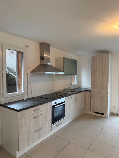 Image No.7-8 Bed House for sale