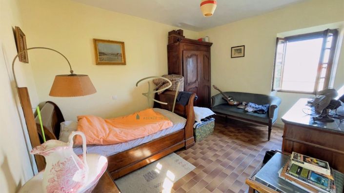 Image No.8-3 Bed House for sale