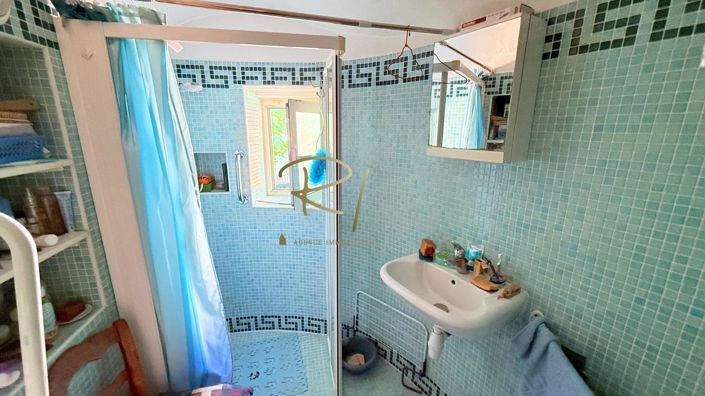 Image No.9-3 Bed House for sale