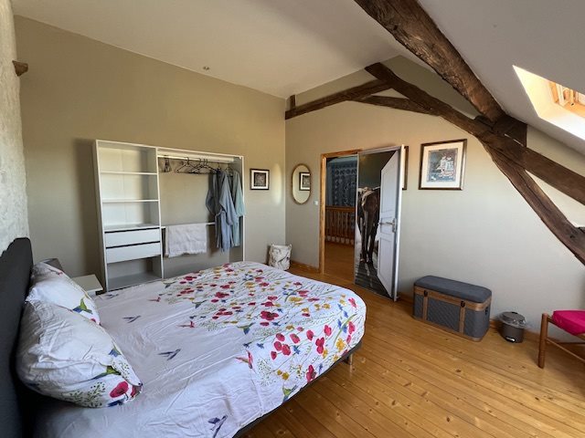 Image No.17-5 Bed House for sale