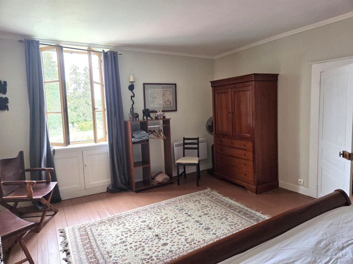 Image No.9-5 Bed House for sale