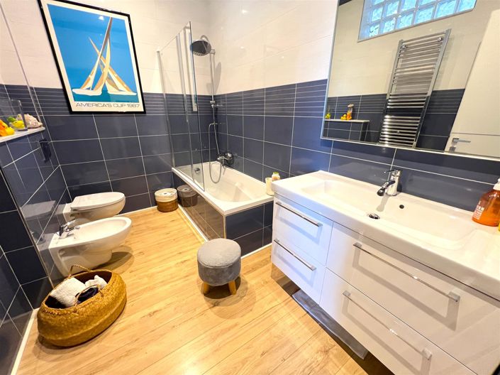 Image No.10-2 Bed Apartment for sale