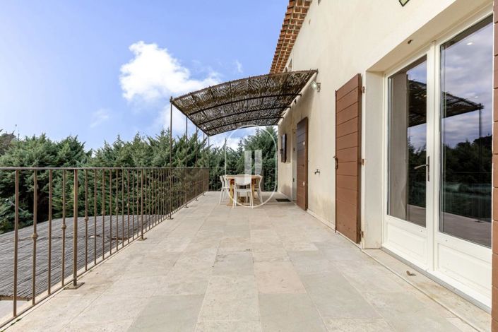 Image No.11-10 Bed House for sale