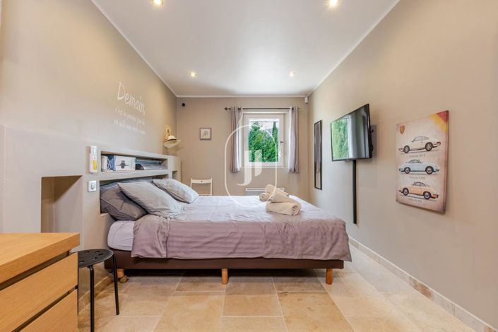 Image No.6-Maison de 10 chambres à vendre à Apt