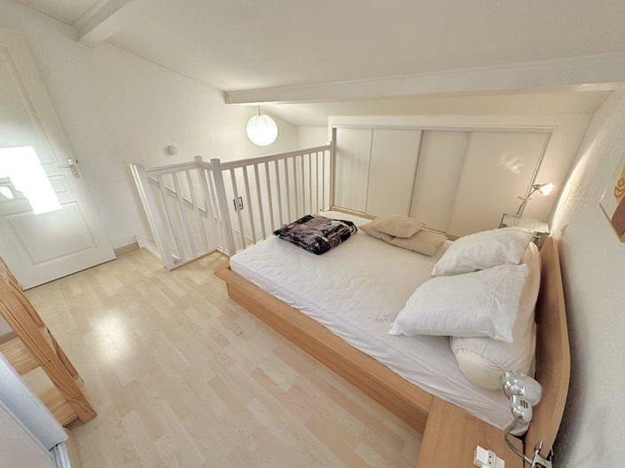 Image No.5-2 Bed House for sale