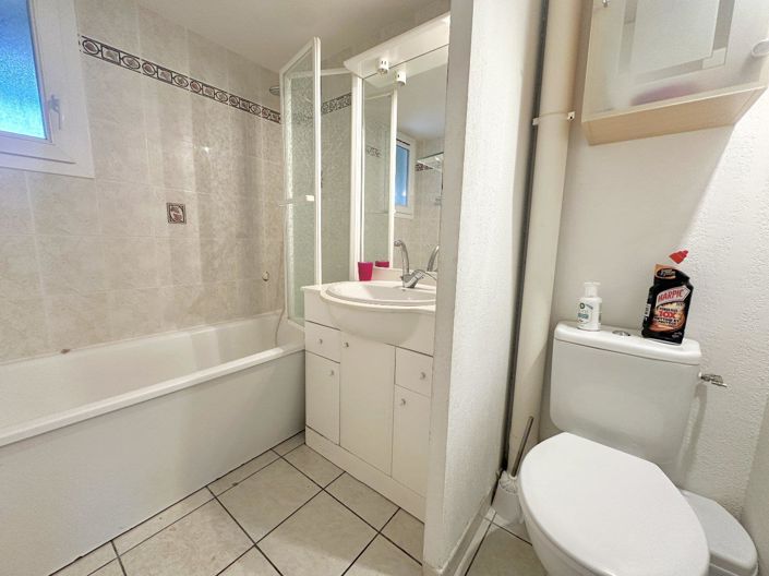 Image No.8-2 Bed House for sale