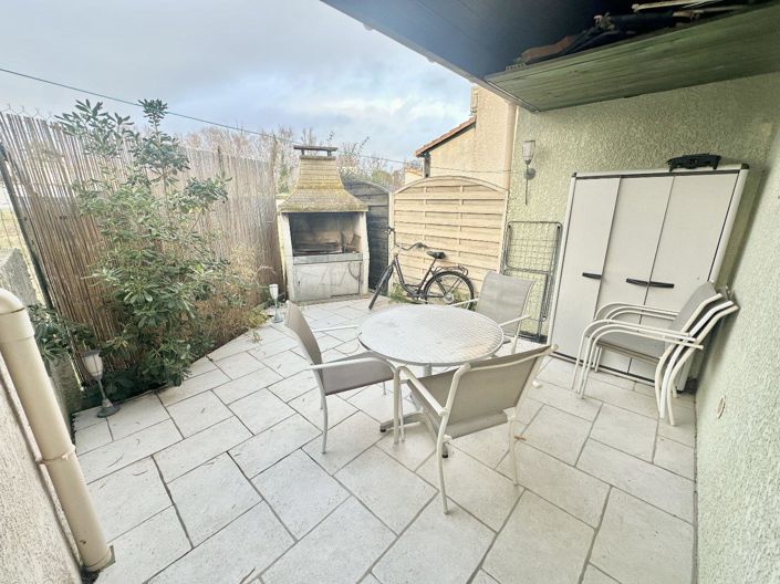 Image No.9-2 Bed House for sale