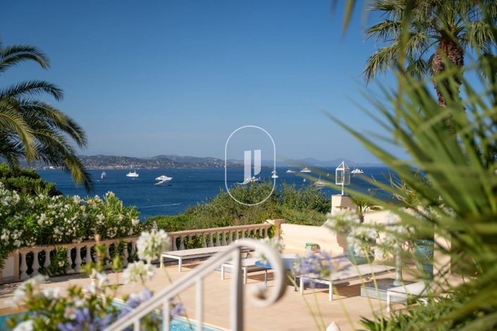 Image No.2-4 Bed House for sale