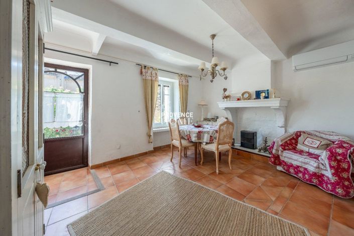 Image No.10-2 Bed House for sale