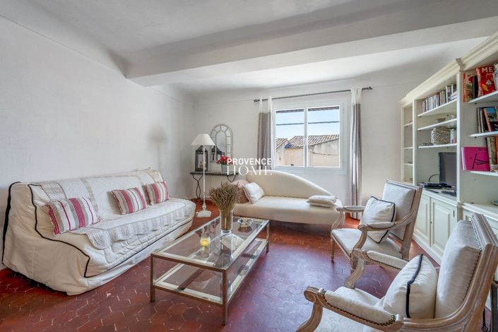 Image No.12-2 Bed House for sale