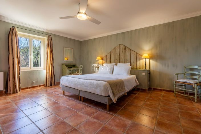 Image No.14-7 Bed Property for sale