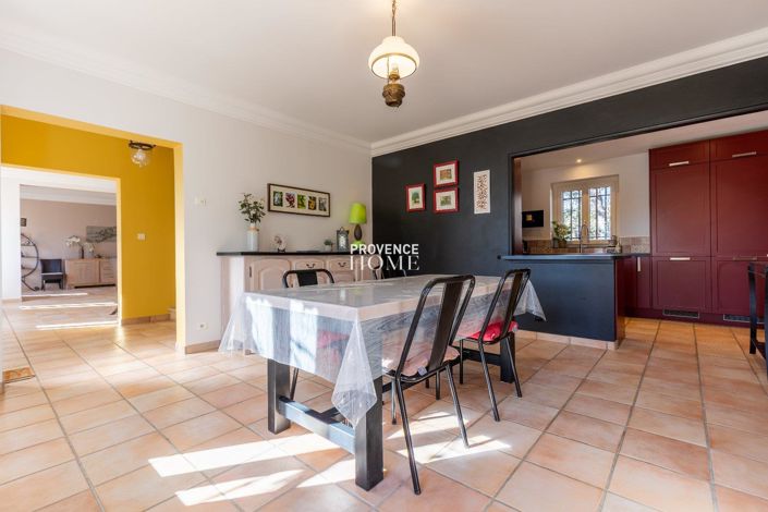 Image No.17-7 Bed Property for sale