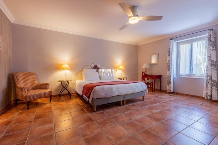 Image No.6-7 Bed Property for sale