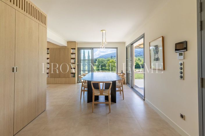 Image No.10-5 Bed House for sale