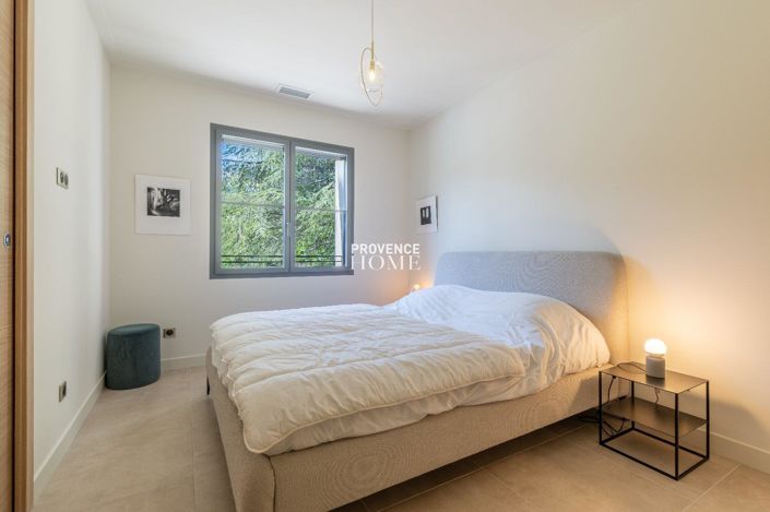 Image No.13-5 Bed House for sale