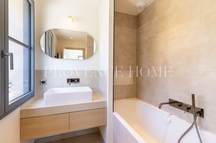 Image No.13-5 Bed House for sale