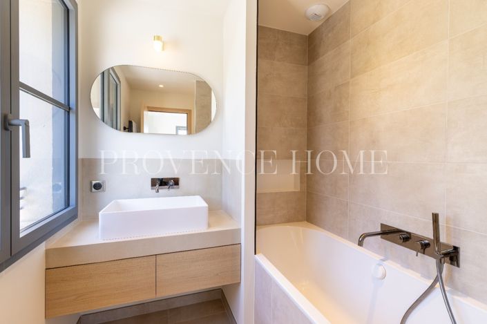 Image No.13-5 Bed House for sale