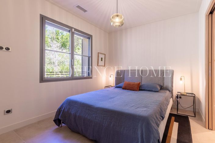 Image No.15-5 Bed House for sale