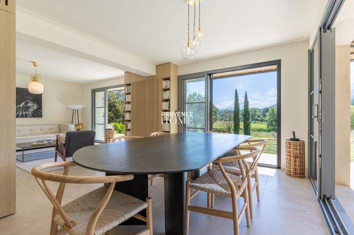 Image No.18-5 Bed House for sale