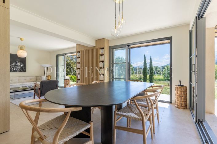 Image No.5-5 Bed House for sale