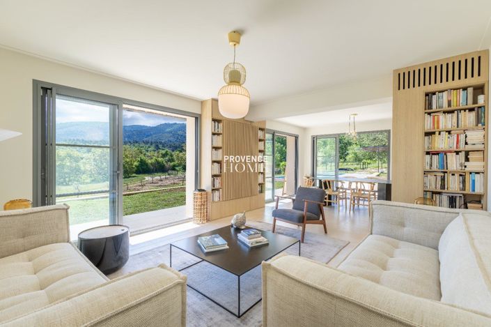 Image No.6-5 Bed House for sale